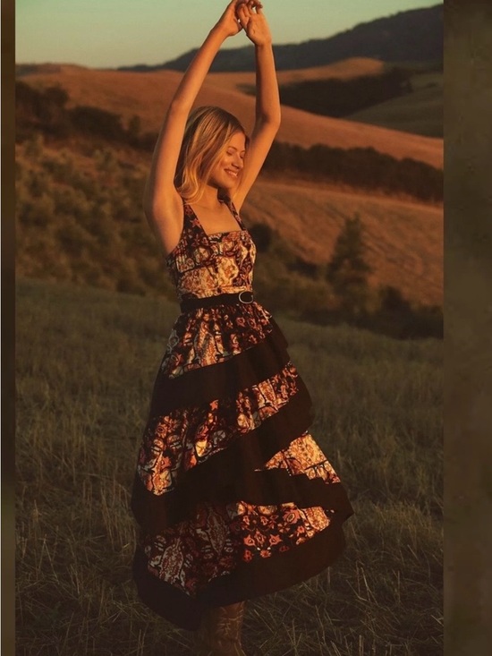 Anthropologie Dresses & Skirts - Anthropologie Square-Neck Printed Tiered Midi Dress with tiered skirt, M.